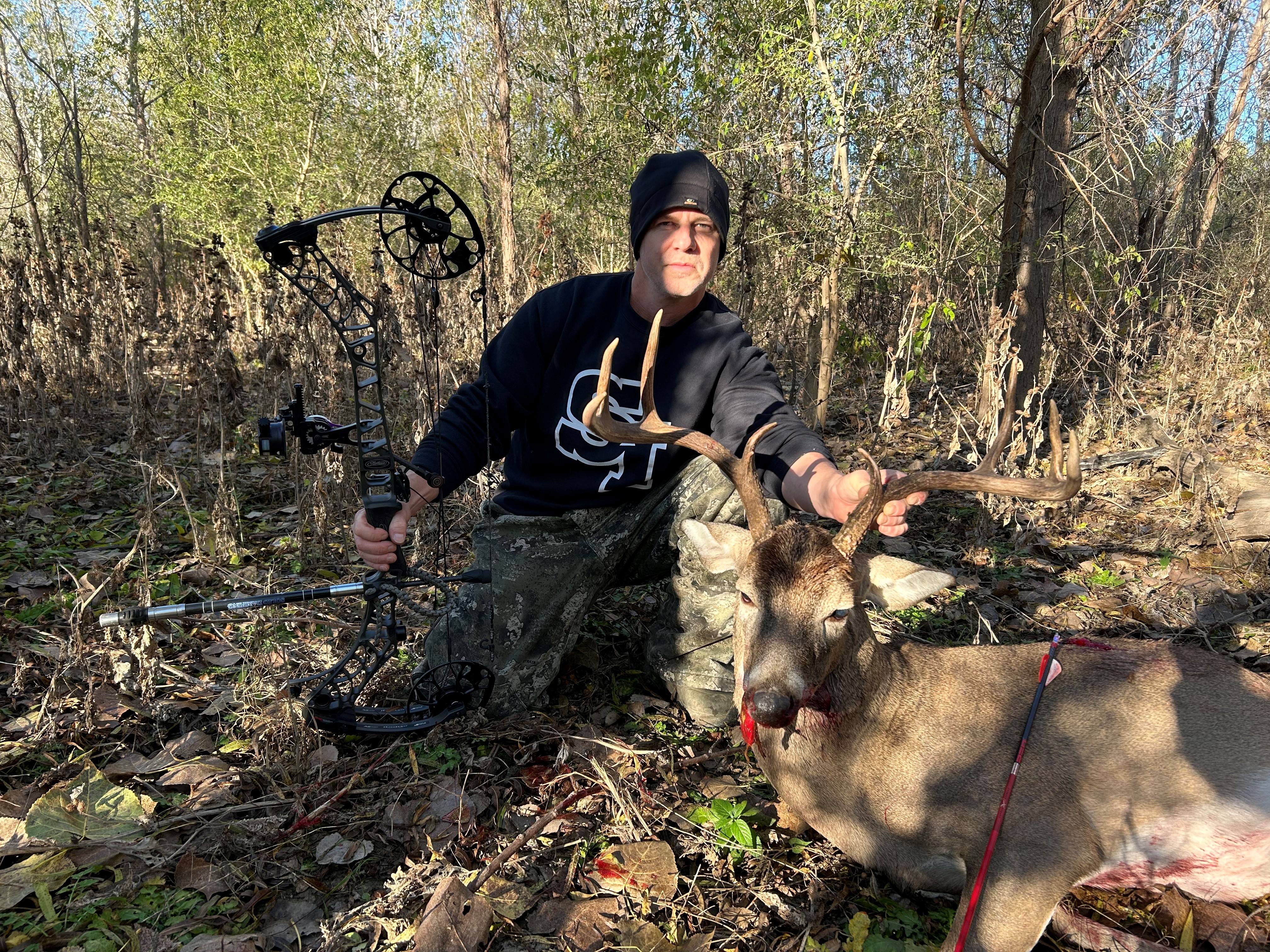 JasonWade_8 Point Buck Pic2